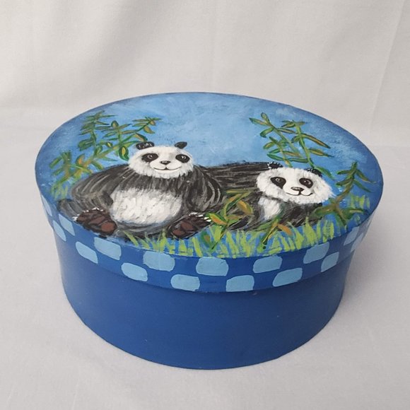 Vintage Hand Painted Panda Bear Round Cardboard Box - Picture 2 of 7
